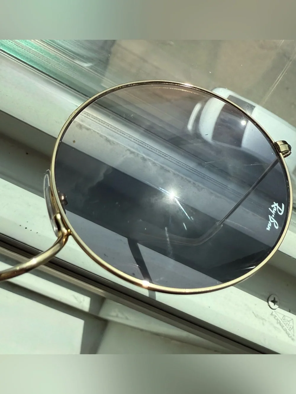 Ray-Ban Round Metal Sunglasses - Gold Frame with Gradient Gray Lenses